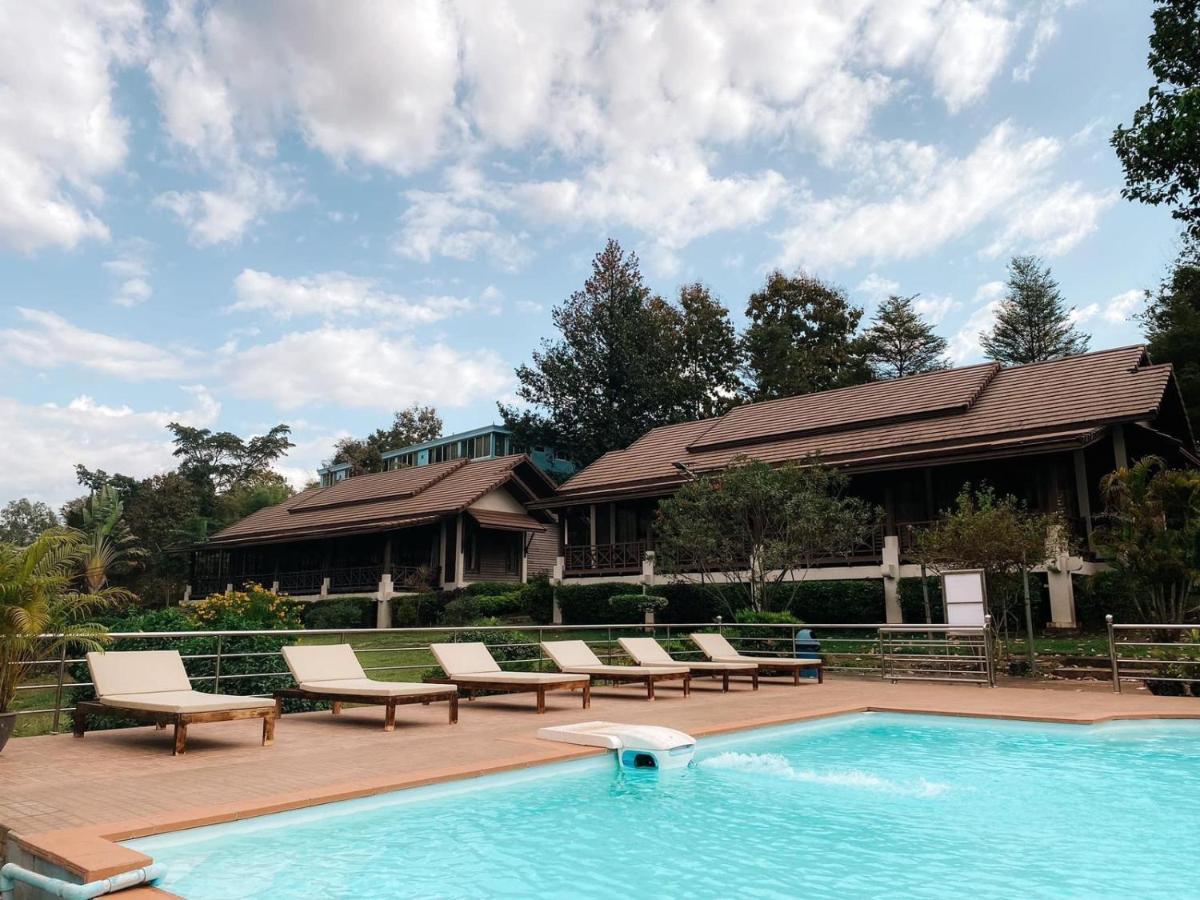 Phubachiang Golf & Resort Паксе Екстериор снимка