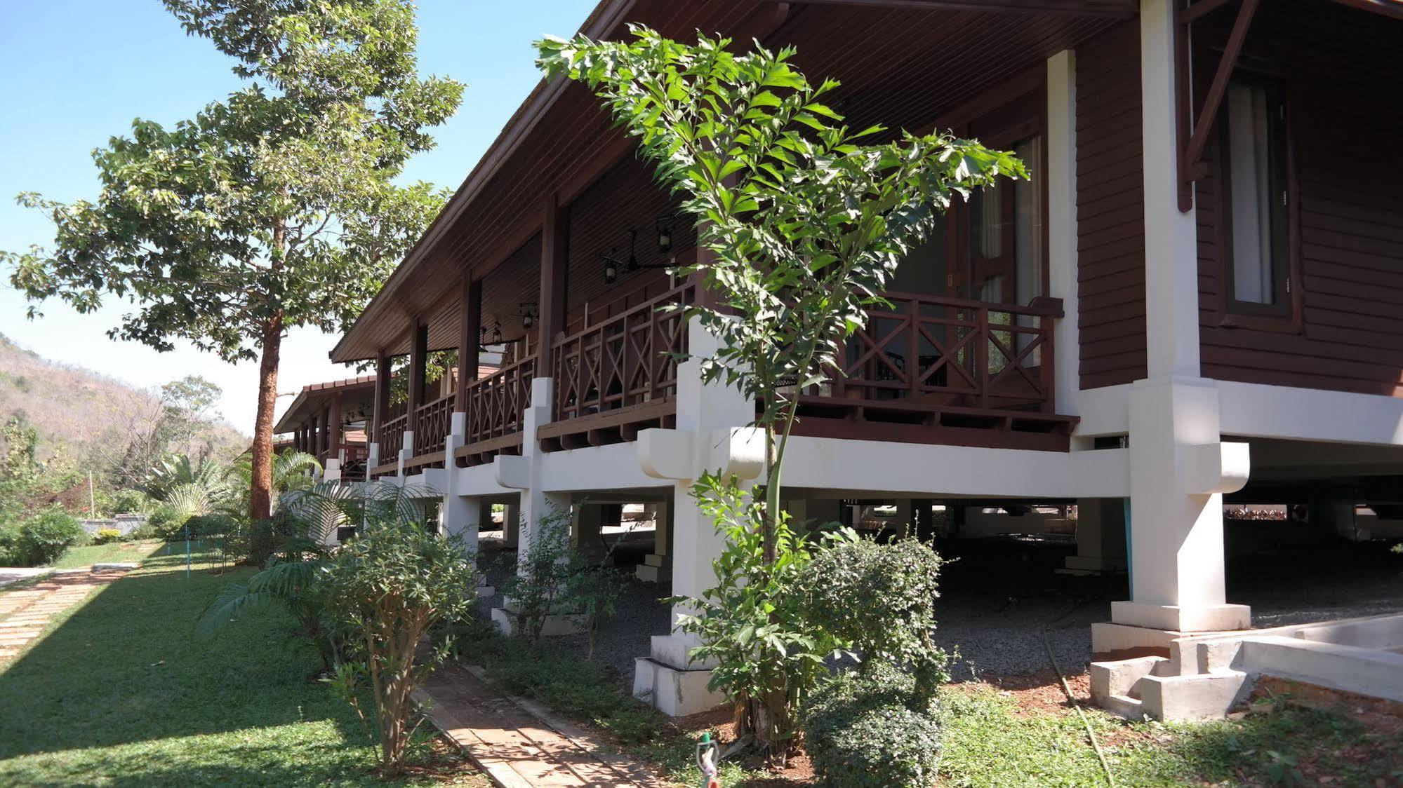 Phubachiang Golf & Resort Паксе Екстериор снимка