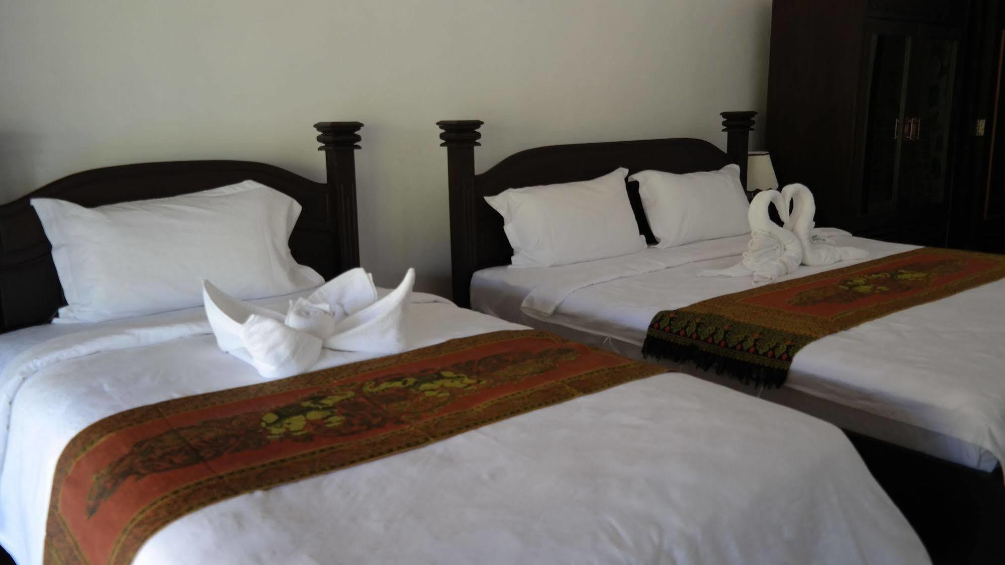 Phubachiang Golf & Resort Паксе Екстериор снимка