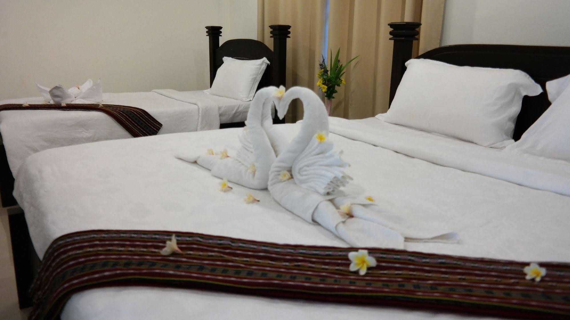 Phubachiang Golf & Resort Паксе Екстериор снимка