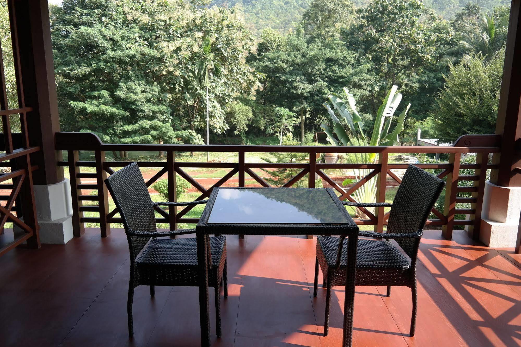 Phubachiang Golf & Resort Паксе Екстериор снимка